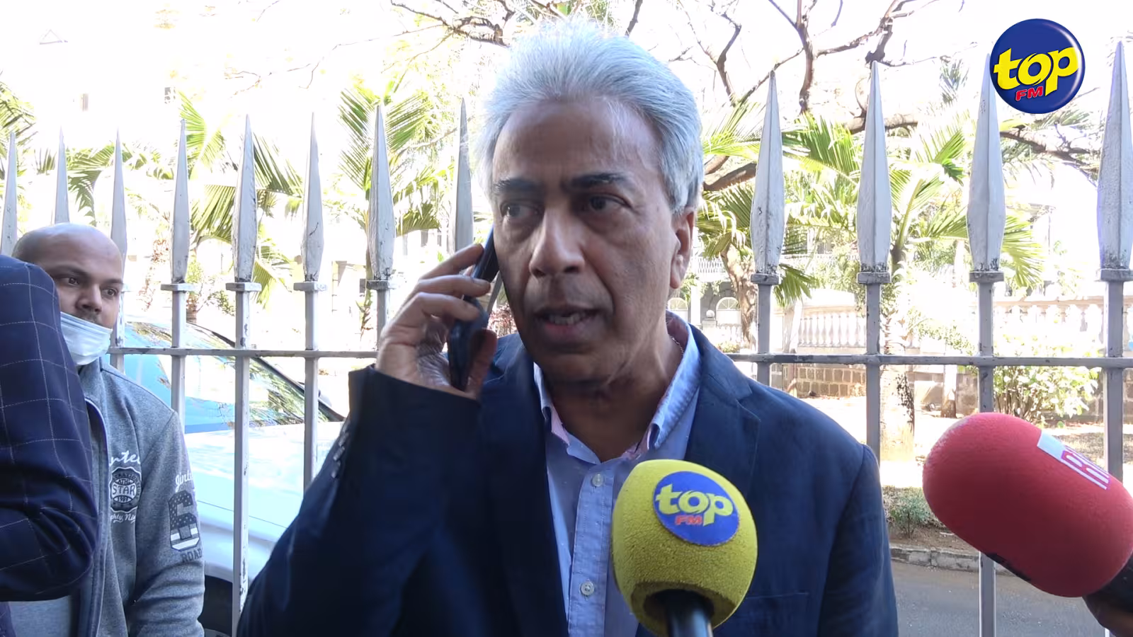 Réaction du leader de l’opposition : «Le Speaker pe agir de facon arbitraire coumadir le Parlement c’est so propriété », affirme le Dr Arvin Boolell