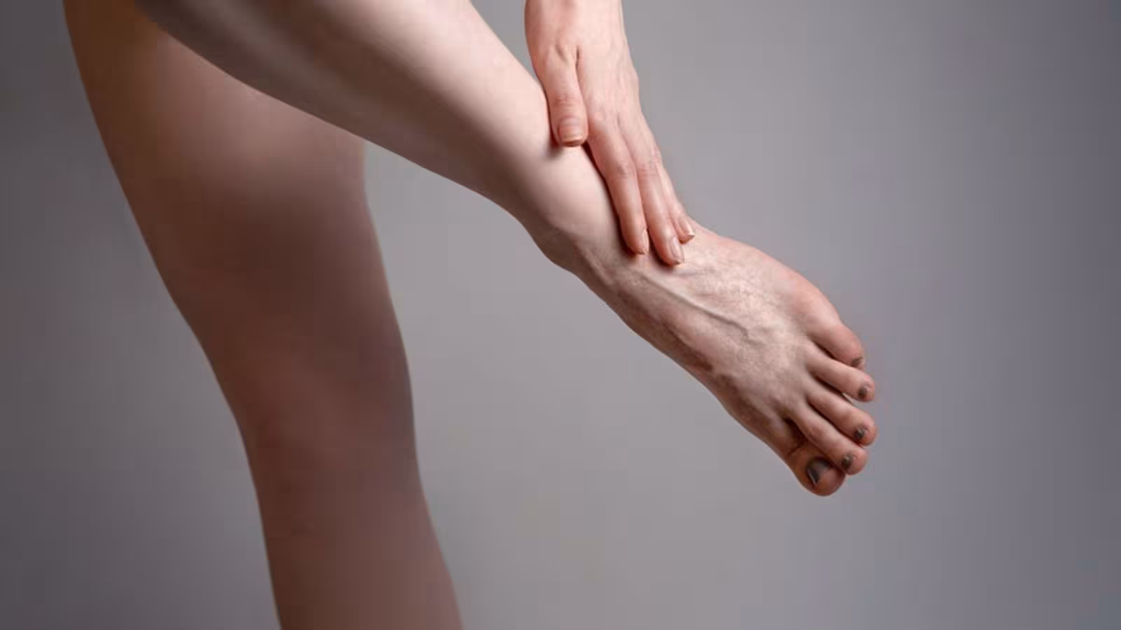 Comment lutter contre les jambes lourdes naturellement