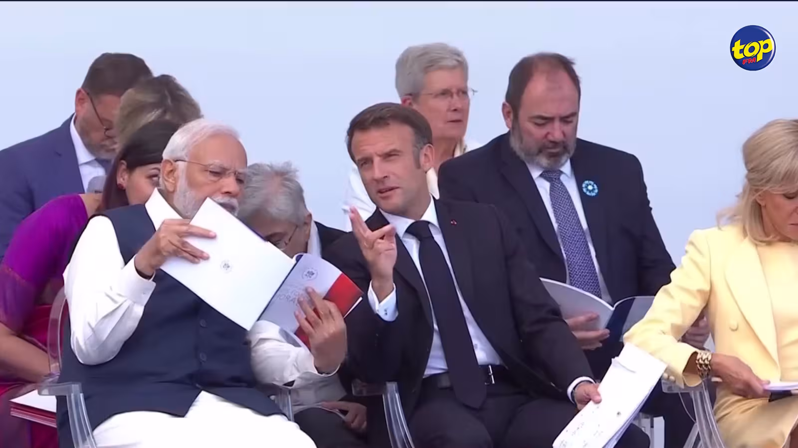 Fête nationale française : Plus de 6 500 militaires ont descendu les Champs-Elysées sous le regard de Modi…