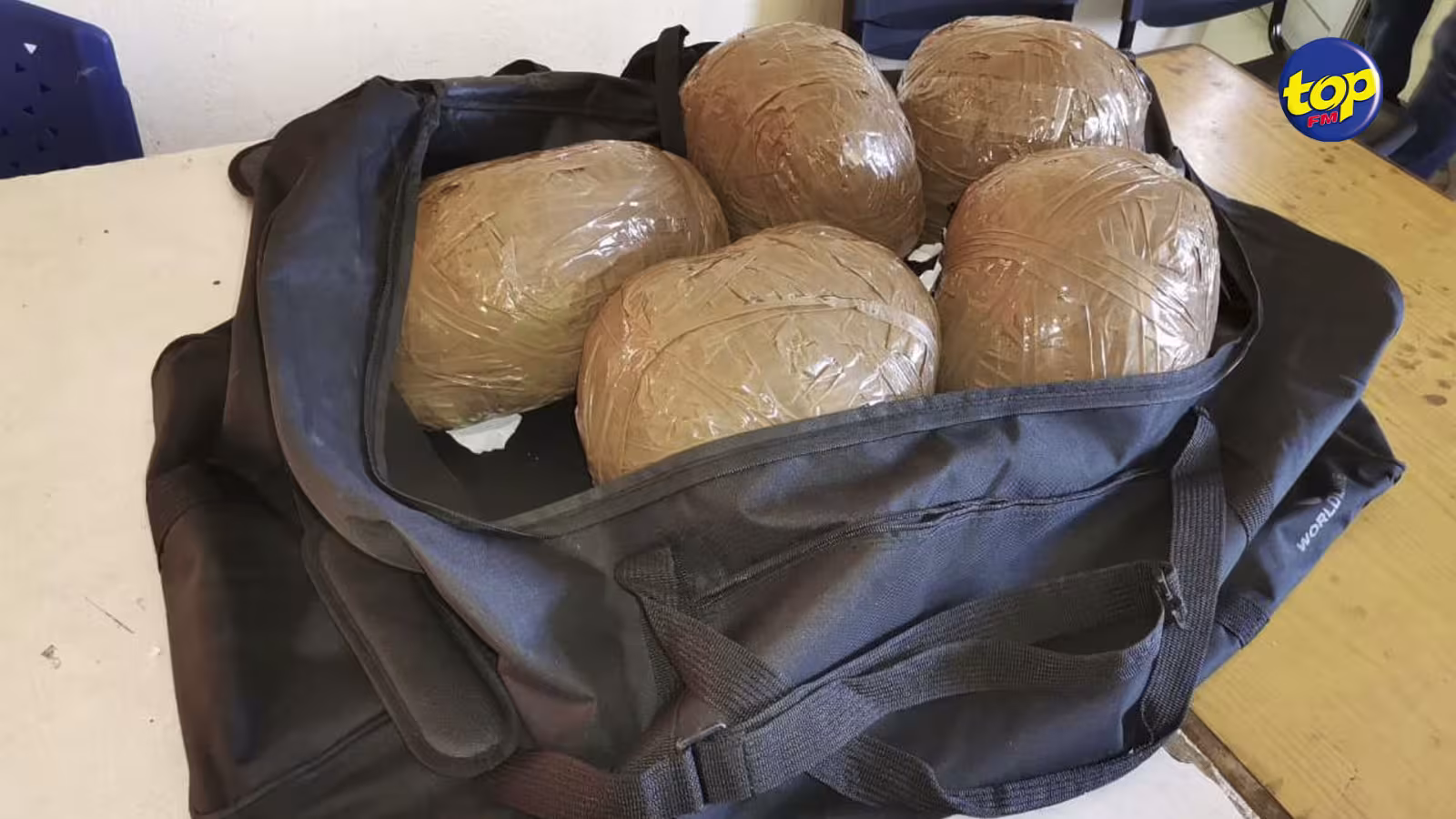 Saisie de 7,2 kilos de cannabis et quatre personnes arrêtées à Rivière-Noire : la brigade antidrogue sur la piste de deux skippers