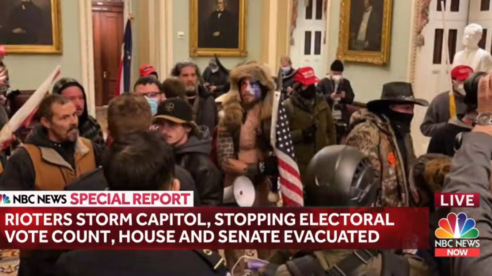 États-Unis : le Capitole envahi, la validation des élections suspendue, une femme tuée