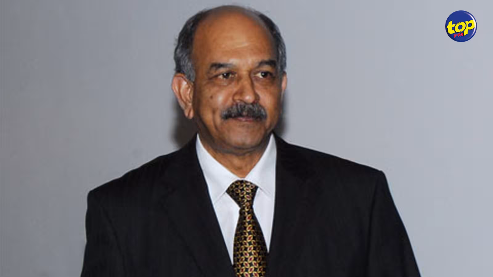 En ce moment : L’ancien ministre Deva Virahsawmy entendu under warning