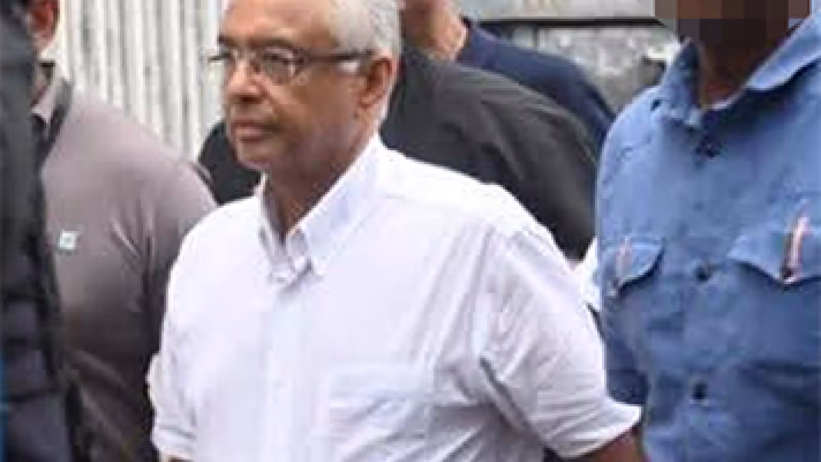 Allégation de blanchiment d’argent : Pravind Jugnauth obtient la liberté conditionnelle, le DPP demande un « stay of execution » …L’affaire reprend à 23 heures