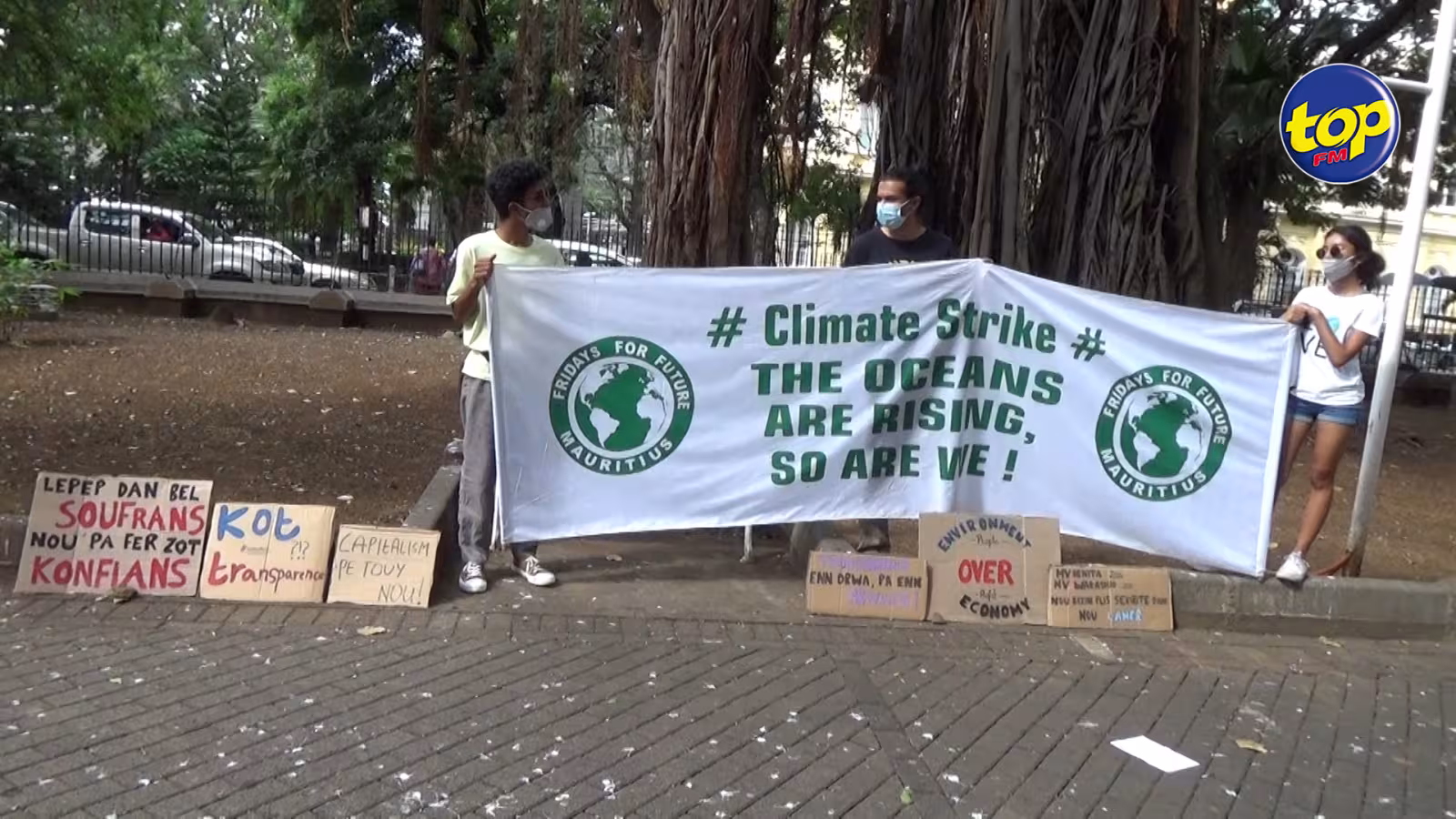 Changement climatique : Manifestation des membres de Fridays For Future Mauritius pour sensibiliser les gens sur les effets du phénomène