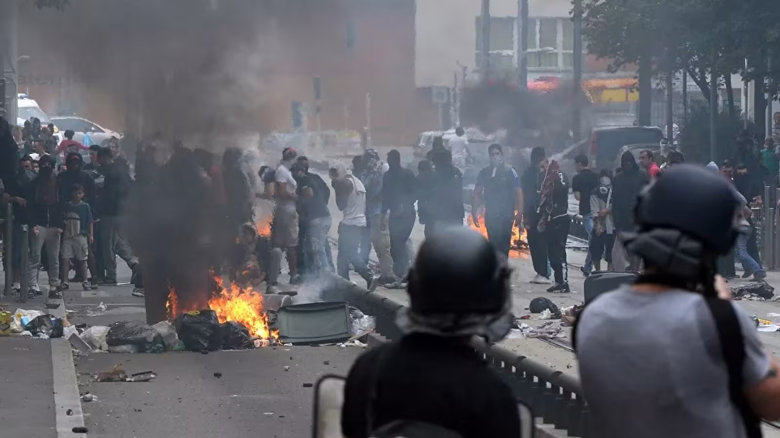 Bientôt une guerre civile en France ? « Les éléments du drame sont en place », dit un spécialiste de l’insécurité.