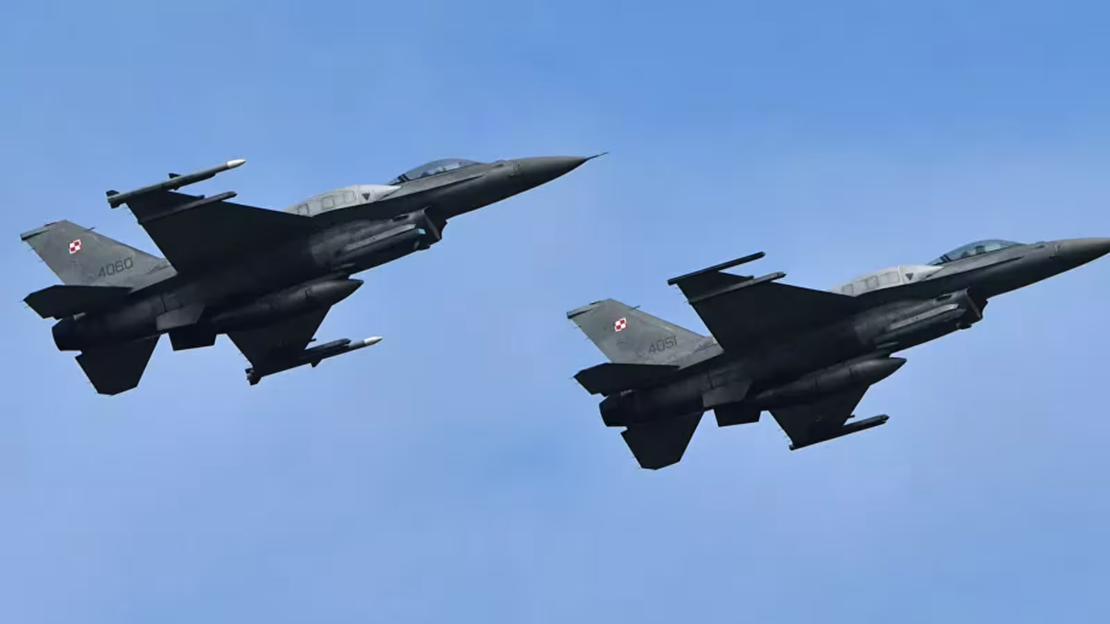 Un F-16 «détruit» un missile avec une arme laser