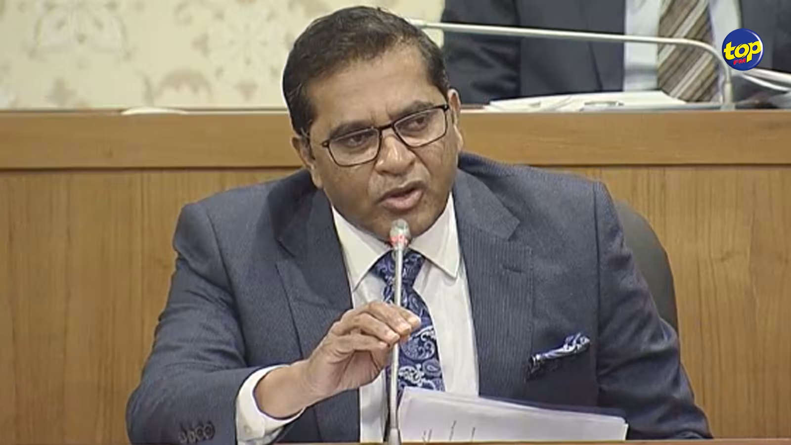 Propos effacés du Hansard de l’Assemblée nationale : « J’ai consulté mes hommes de loi et nous allons voir comment faire éclater la vérité » déclare le Dr Farhad Aumeer