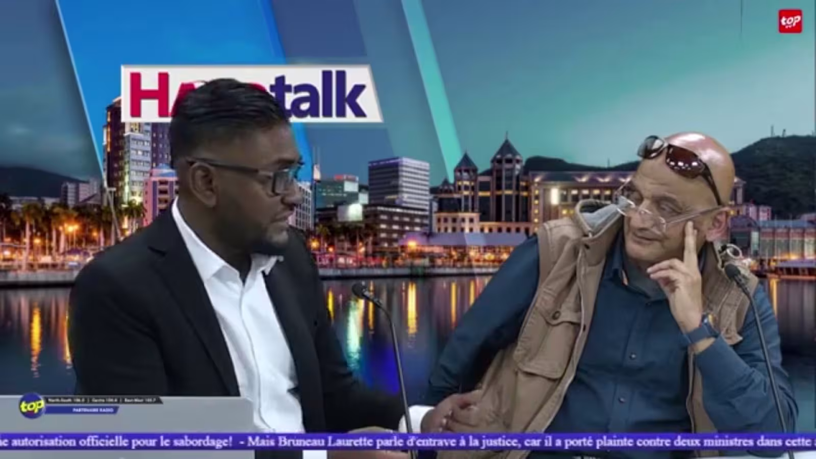 ” Le journaliste est l’oreille du citoyen. Il fait le pont entre ce dernier et le pouvoir” souligne Axcel Chenney