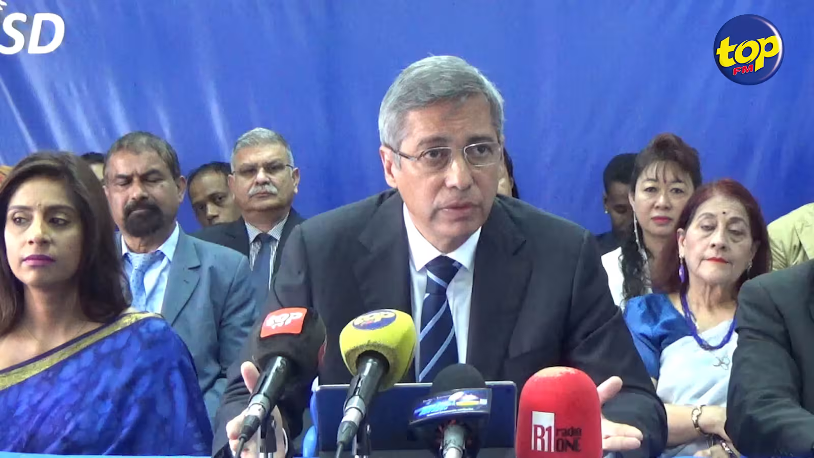 “La Mauritius Investment Corporation a réalisé deux investissements géants… je veux connaitre  les noms de ces deux entreprises au nom de la transparence », exhorte  Xavier-Luc Duval