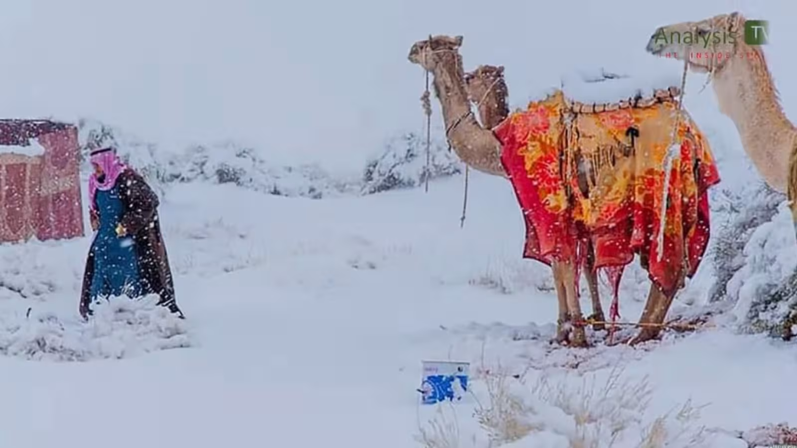 La neige et le sable s’allient au Sahara et en Arabie pour un spectacle magnifique