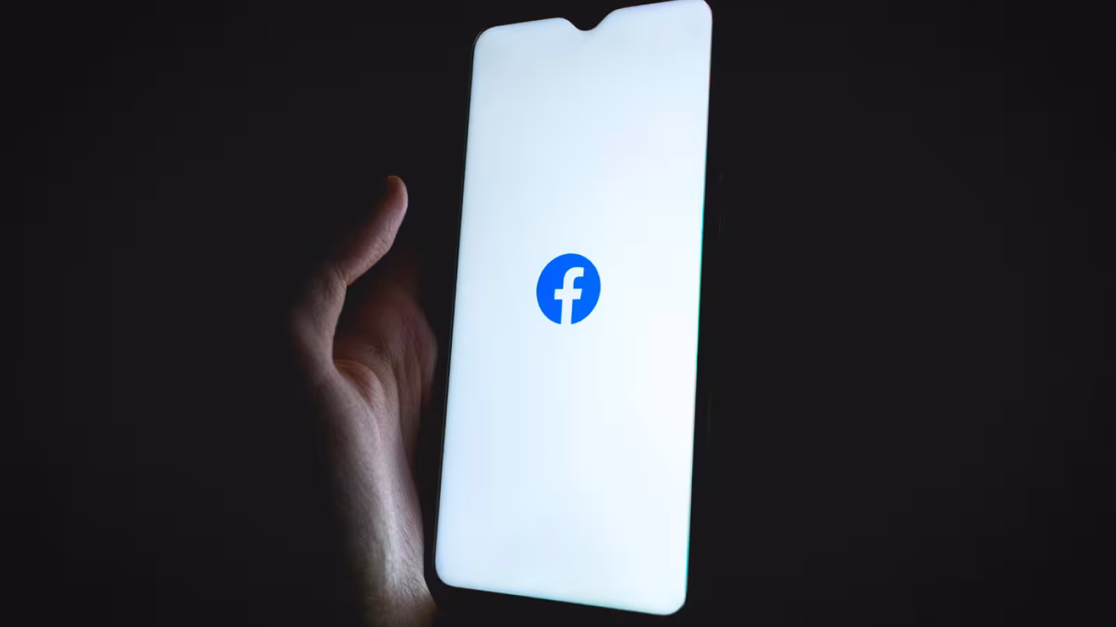 Panne Facebook, WhatsApp, Instagram : que s’est-il vraiment passé ?