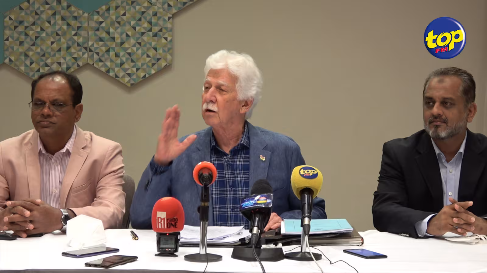Gestion autour de la crise écologique   : Kavi Ramano a créé une confusion totale suite à ses propos notamment au parlement , s’insurge Paul Berenger