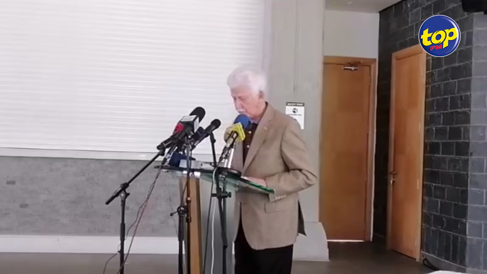 Appel à tous les élus de l’opposition de démissionner en bloc : « Nous sommes contre pour trois raisons », affirme Paul Bérenger