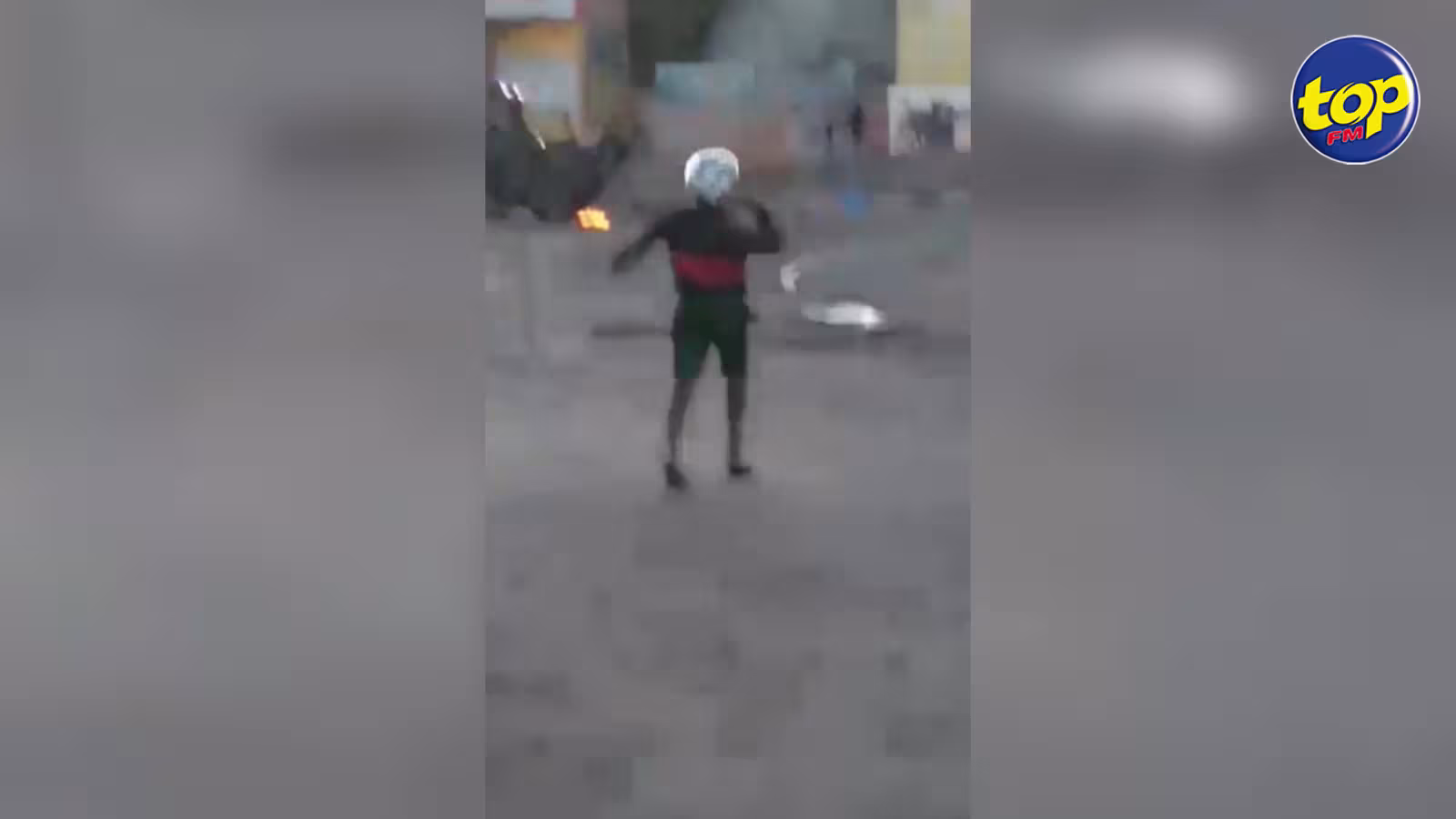 Incidents au Rond-point de Baie du Tombeau ce matin : des projectiles lancés en direction des policiers