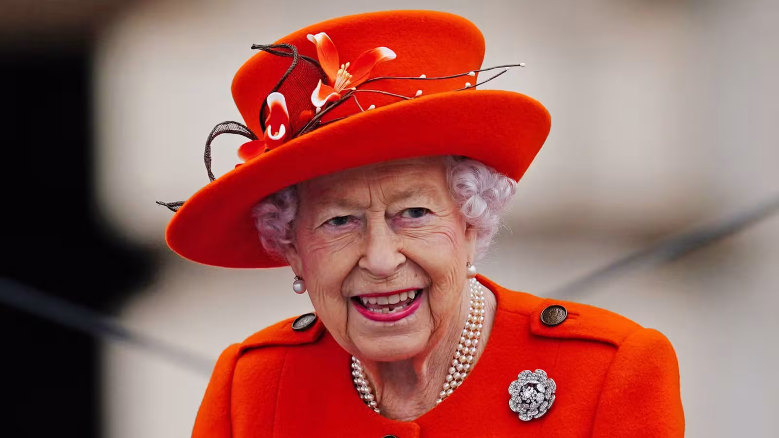 The Queen tests positive for Covid-19