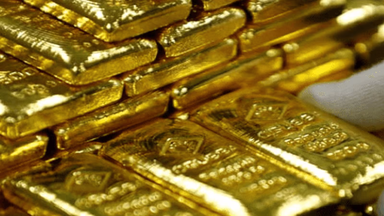 Le prix de l’or a atteint un nouveau niveau record, en enregistrant une hausse de 1,6 %, clôturant à 2 089,70 dollars américains l’once, le vendredi dernier, dépassant ainsi le précédent record établi en août 2020