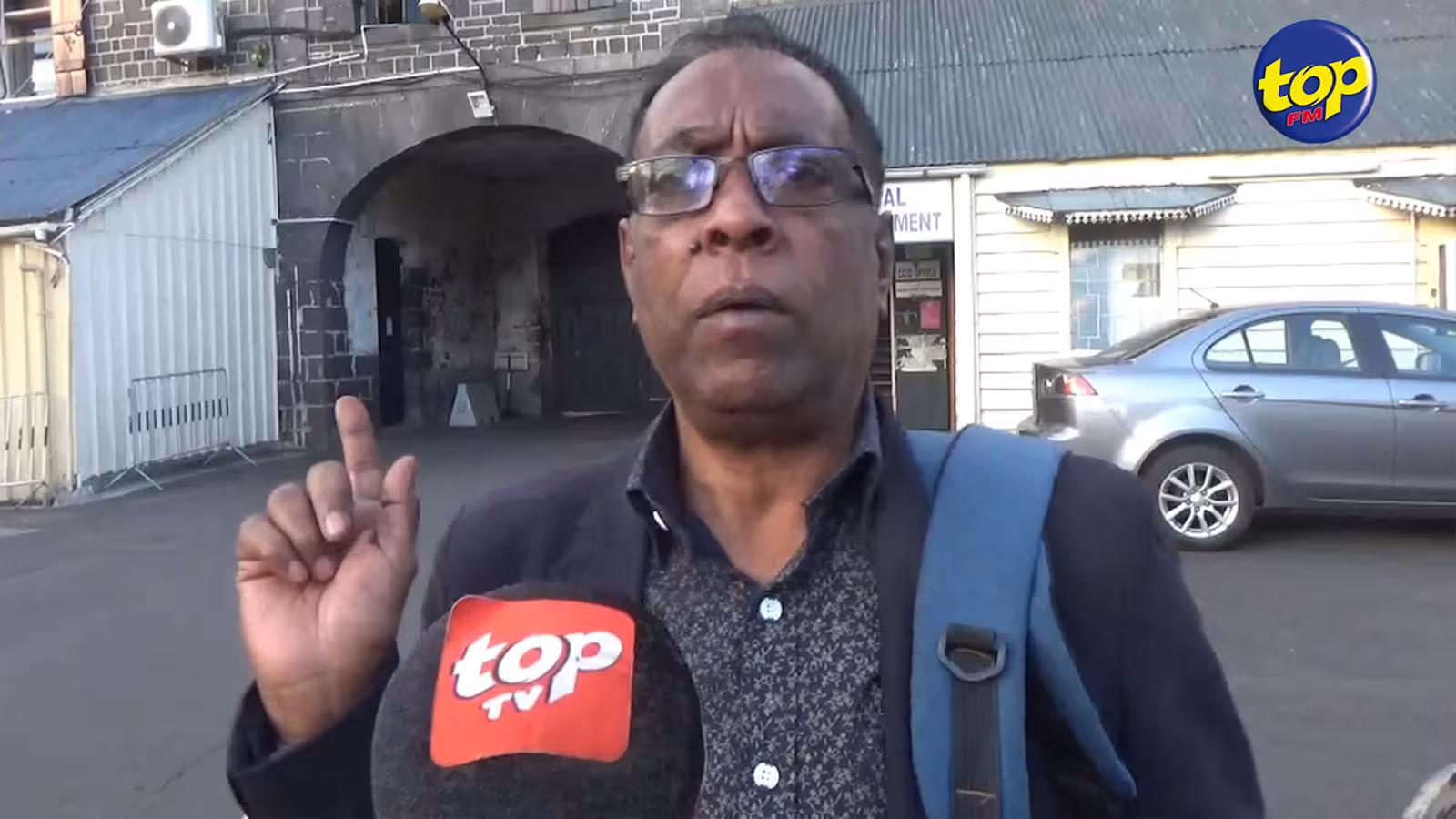 Poursuivi  pour avoir fait circuler des emails de nature confidentielle de la Mauritius Telecom, Raj Rughoonauth devant le tribunal cet après-midi