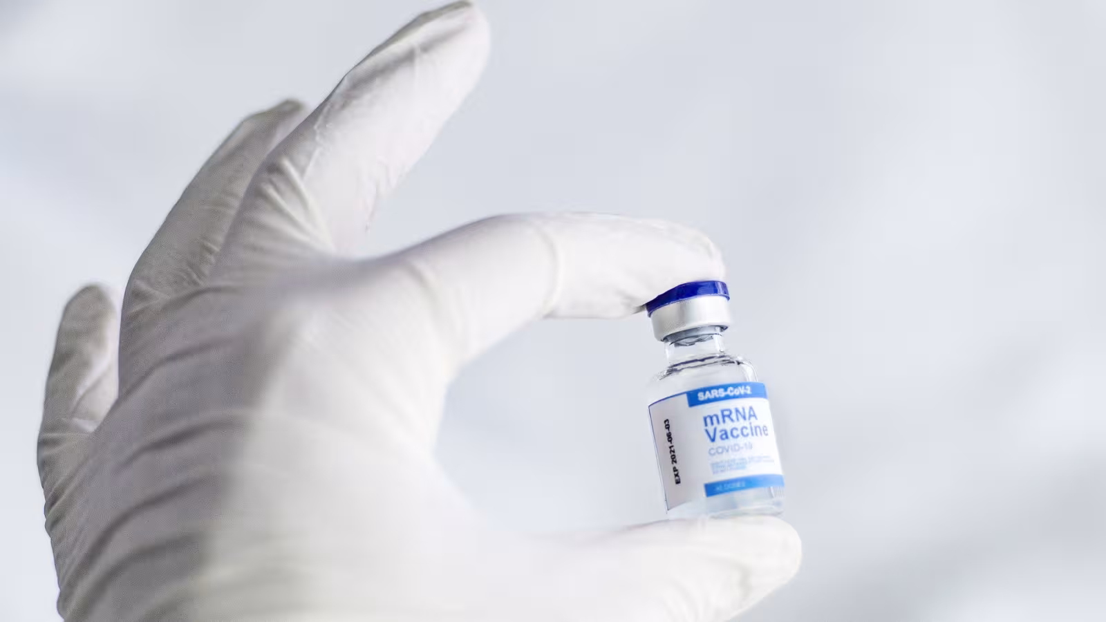 Covid-19 – Les personnes vaccinées ont huit fois moins de chances d’être contaminées et onze fois moins d’être admises en soins critiques