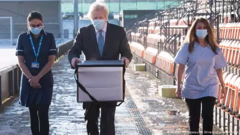 Covid-19 :  AstraZeneca réduit la transmission du virus a-t-on découvert