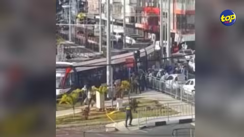 À Quatre Bornes : accident entre une voiture et un tram du Metro Express