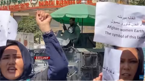 Afghanistan : Nouvelle manifestation des femmes pour être représentées dans le futur gouvernement