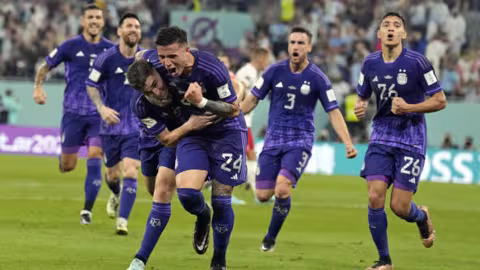 L’Argentine bat La Pologne (2-0) et finit en tête du Groupe C