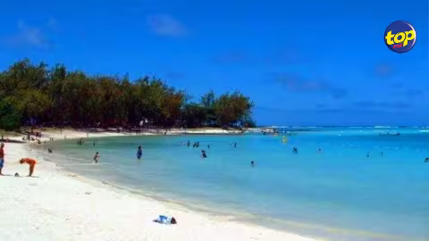 Post naufrage du Wakashio : La plage de Blue Bay rouverte au public  et reprise des activités nautiques dans le lagon