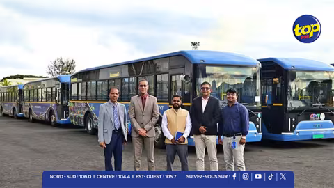 Maurice accélère vers un transport durable avec 30 bus électriques offerts par l’Inde