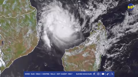 Après Mayotte, le cyclone Chido touche les Comores et le Mozambique