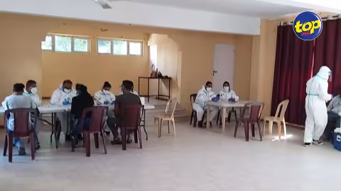 Un exercice de dépistage a lieu au Centre Polyvalent de Vallée-Pitot depuis ce matin :  des habitants collaborent avec les autorités sanitaires