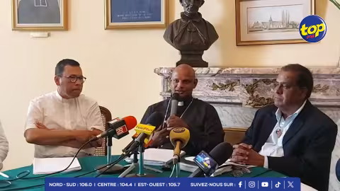 Pèlerinage du Père Laval : «li pas pareil couma quand ou p ale fer ene balade, là c’est vraiment ene démarche spirituel » indique Mgr Jean-Michaël Durhône