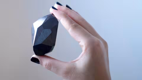 Le diamant noir mystérieux “The Enigma” est en vente