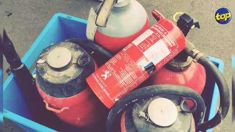 Environnement : Les extincteurs de voiture périmés : des mini bombes à retardement éparpillés dans la nature et un danger pour les éboueurs