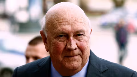 Excuses posthumes de Frederik de Klerk : « Je m’excuse sans réserve pour la douleur, la souffrance, l’indignité et les dommages que l’apartheid a causés aux Noirs, aux métis et aux Indiens en Afrique du Sud. »