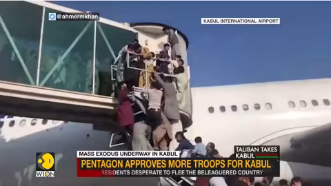 Au moins 5 morts à l’aéroport de Kabul lors de l’exode de milliers d’Afghans
