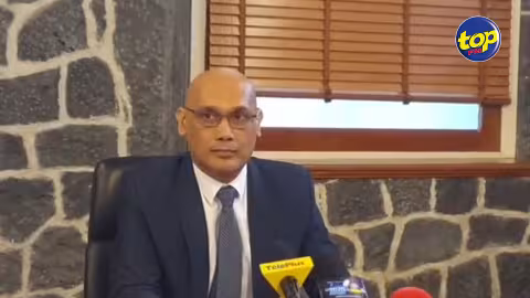 À la police : Le ministre Kailesh Jagutpal rapporte que sa voiture de fonction a été accidentée en heurtant un chien