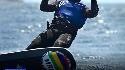 𝗞𝗶𝘁𝗲 𝗦𝘂𝗿𝗳 :