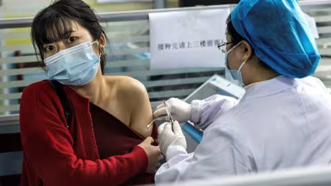 Incroyable : La Chine veut mélanger ses vaccins pour tenter d’augmenter leur efficacité