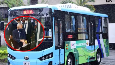 Lancement d’autobus électriques par la National Transport Corporation : « l’émission de carbone sera réduite avec ce nouveau moyen de transport… », assure Pravind Jugnauth