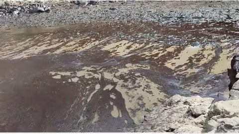 Le Pérou touché par une marée noire consécutive au tsunami à l’autre bout du Pacifique