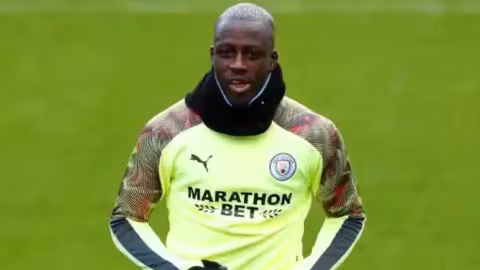 Le joueur de Manchester City Benjamin Mendy libéré sous caution après sept accusations de viol