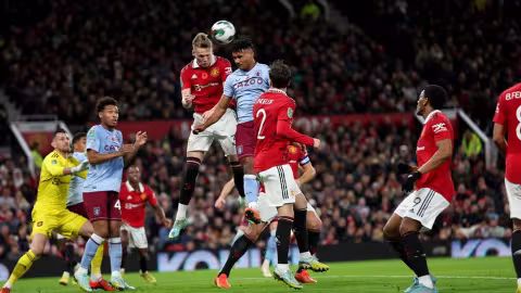 Ang. (Cpe) : Manchester United renverse Villa