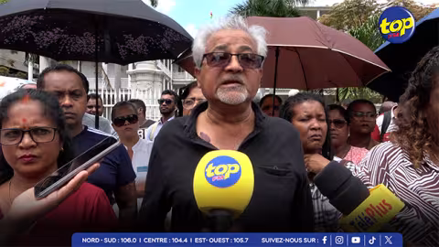 Manifestation pacifique des syndicats devant l’Assemblée nationale : « Il y a de grosses attaques sur la liberté et la démocratie syndicale à Maurice », lance Atma Shanto