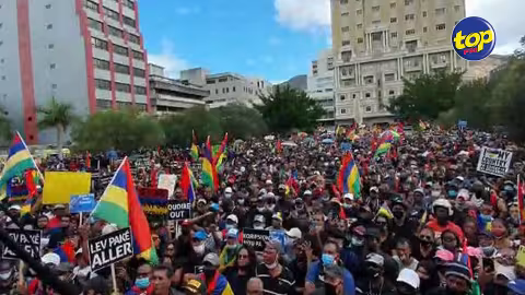 Marches pacifiques ou manifestations contre le gouvernement : valse de refus de la police