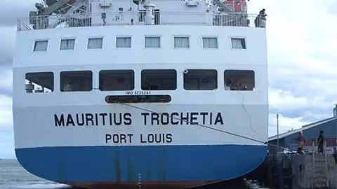 Lancement de la formation maritime pour huit jeunes Mauriciens à bord du MV Mauritius Trochetia