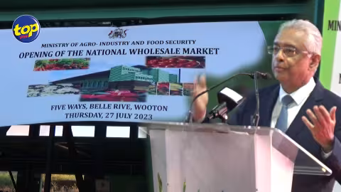 Lors de l’inauguration du National Wholesale Market, hier, à Wooton : « regrettable que le projet ait pris du temps à se concrétiser » dit Pravind Jugnauth