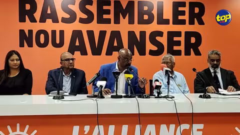Meeting du 1er Mai : « Ceux qui disent qu’il n’y avait que 4 000 ou 5 000 personnes à Vacoas se ridiculisent », affirme Joe Lesjongard qui estime la foule à 20 000 