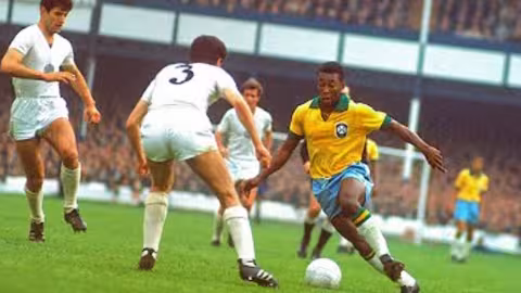 Au bord de la mort : Pelé dit se sentir «fort et plein d’espoir»