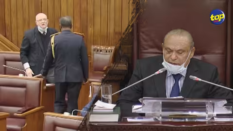 Après avoir named 13 députés au Parlement ce matin :  Le Speaker fait marche arrière et convertit le naming de 12 parlementaires en expulsion à l’exception de Rajesh Bhagwan qui est lui suspendu