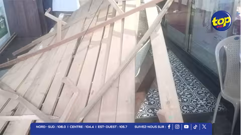 Curepipe : deux jeunes blessés après la chute d’un faux plafond dans un centre commercial